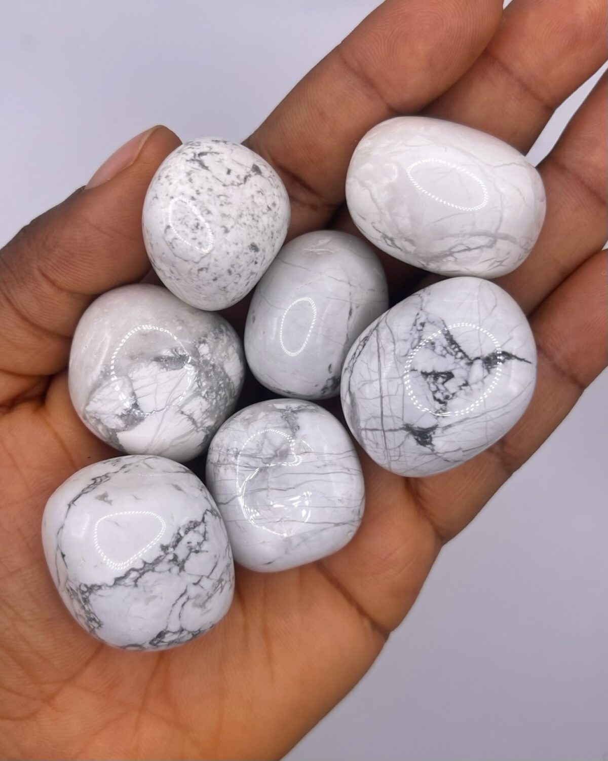 Howlite Tumbled Stone 1pc - Image 2